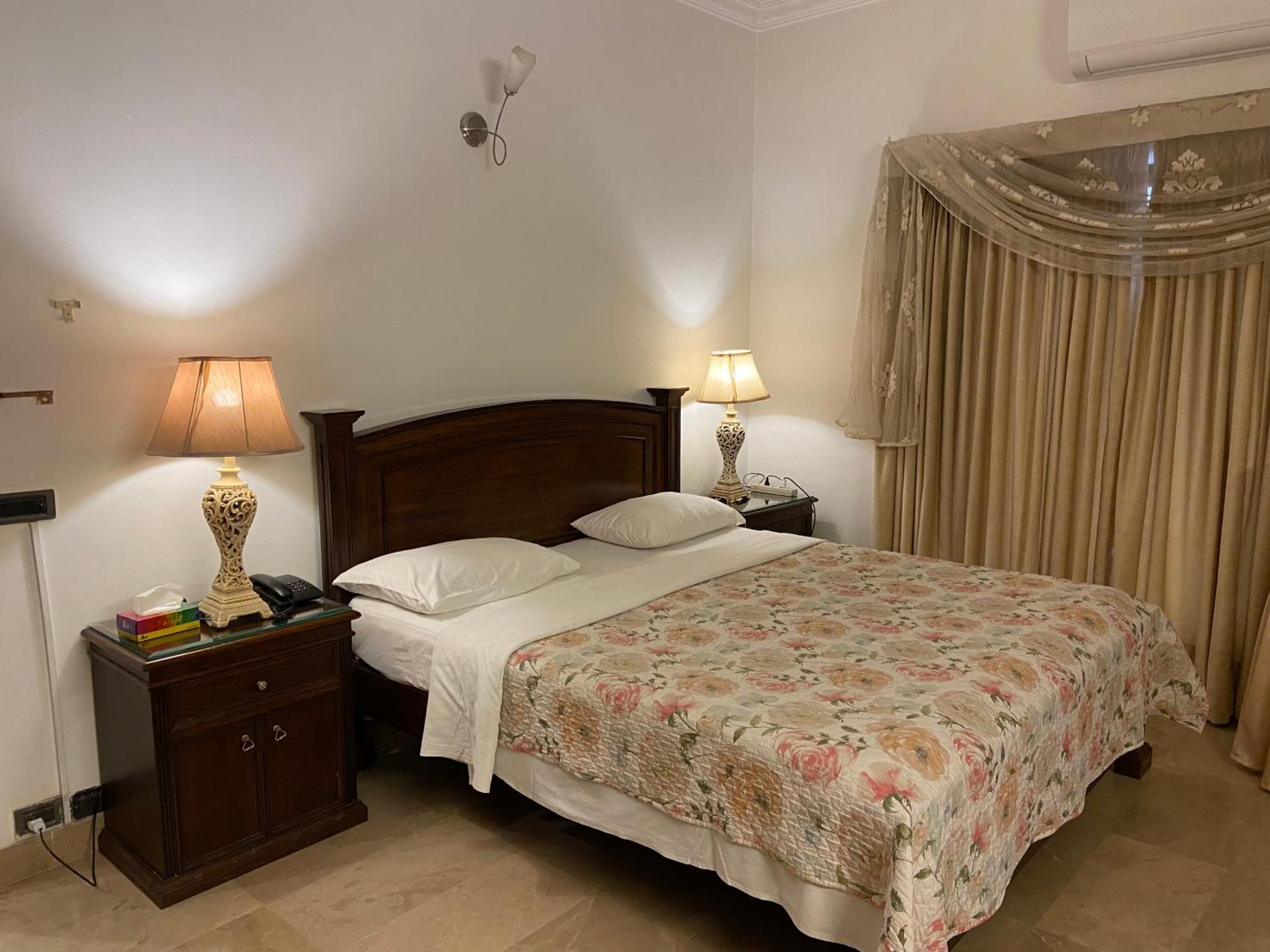 E Lodge Islamabad Extérieur photo