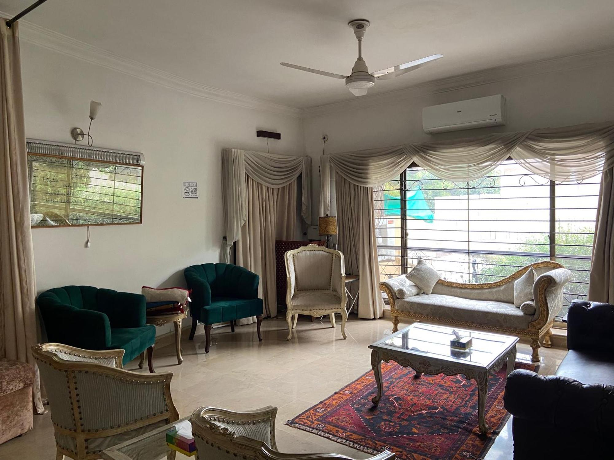 E Lodge Islamabad Extérieur photo