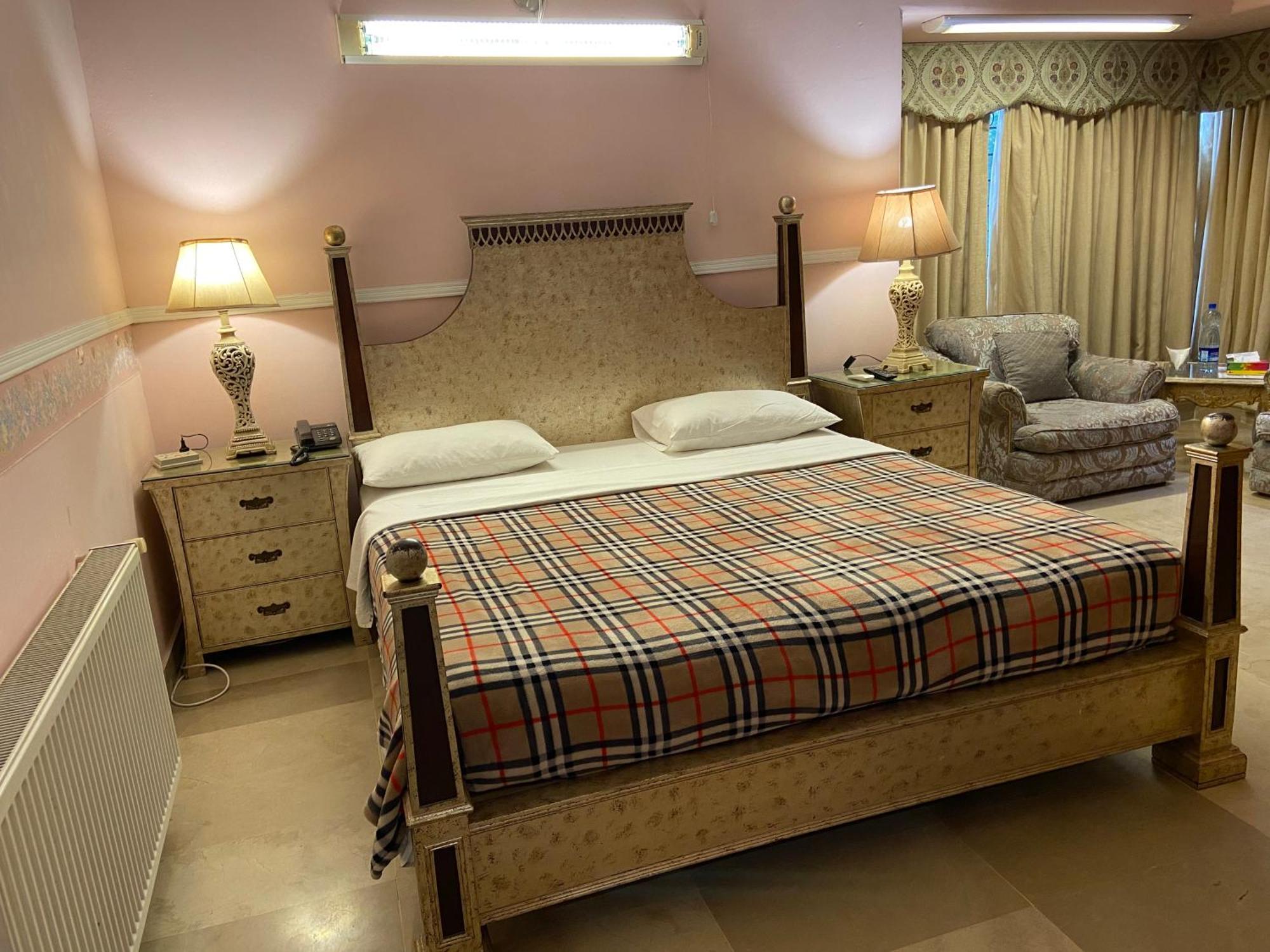 E Lodge Islamabad Extérieur photo
